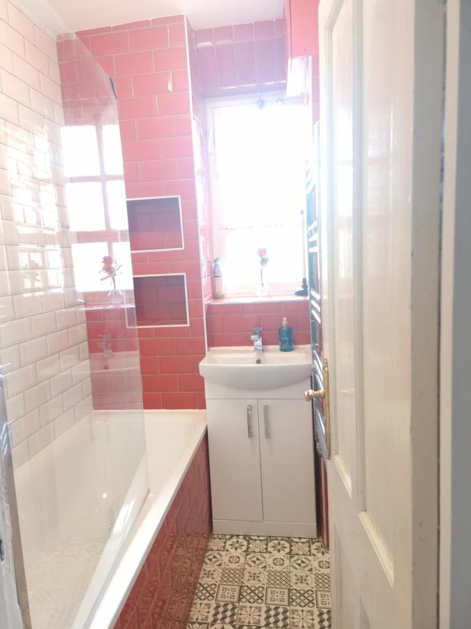 Beautiful 2 Bedroom Flat In Frampton Street Apartament Londra